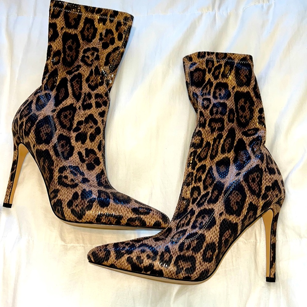 Women’s Cheetah POINTY TOE, Heeled Pull on Bootie Heel! 🔥🔥